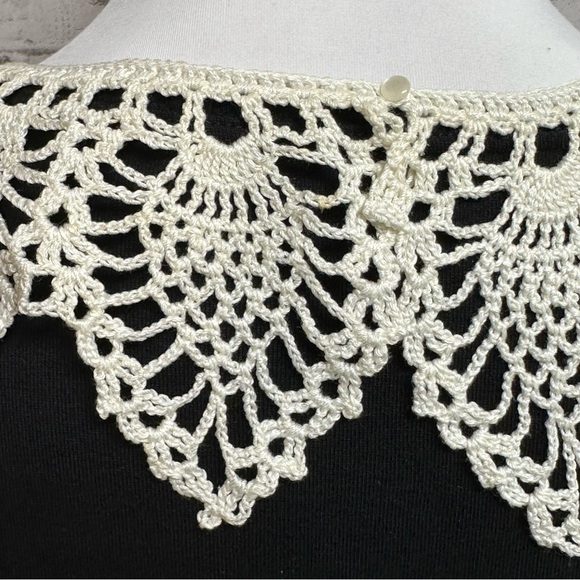Vintage Crochet Lace Beige Ecru Ivory Collar with Button 16 in X 4 in - Picture 9 of 13